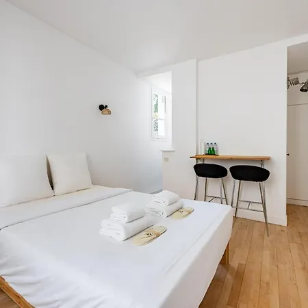Appartement 3eme - Place Des Vosges - Musée Carnavalet - *